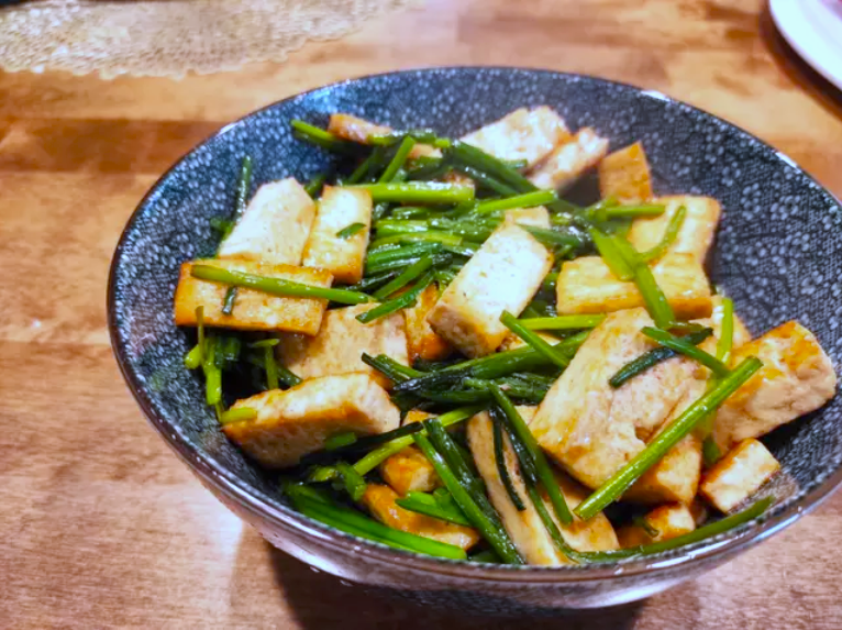 Fried Tofu with&nbsp;Chives